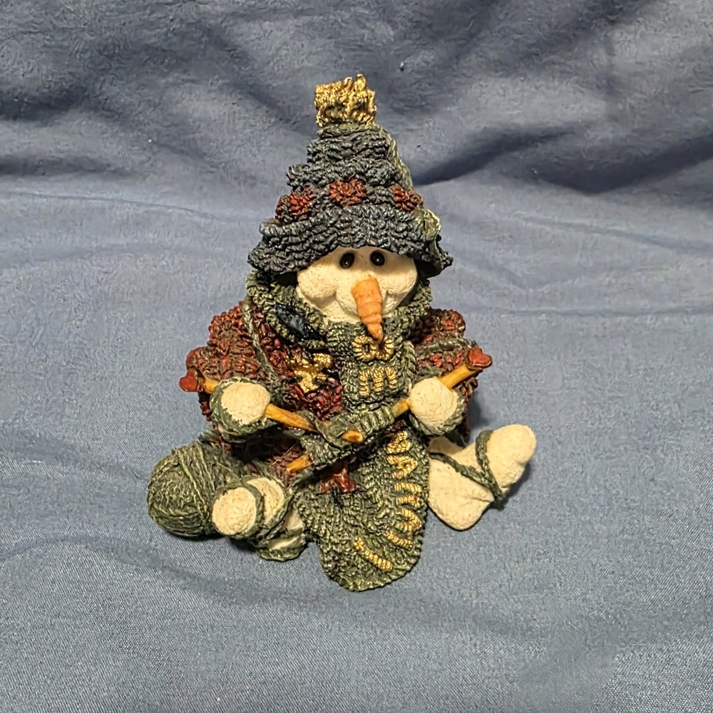 Pearl Too The Knitter Vintage Boyds Bear Figurine